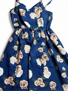Kids blue floral summer dress
size 5Y - 6Y